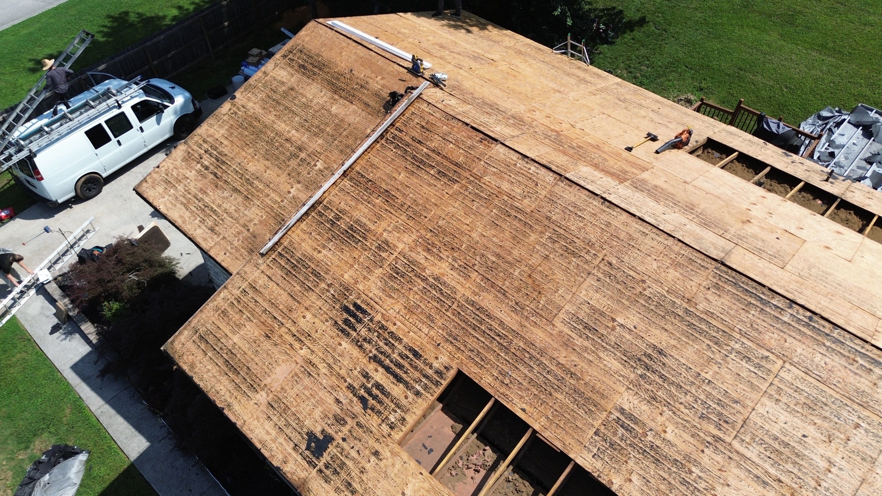 Valor Roofing work in Knoxville, TN