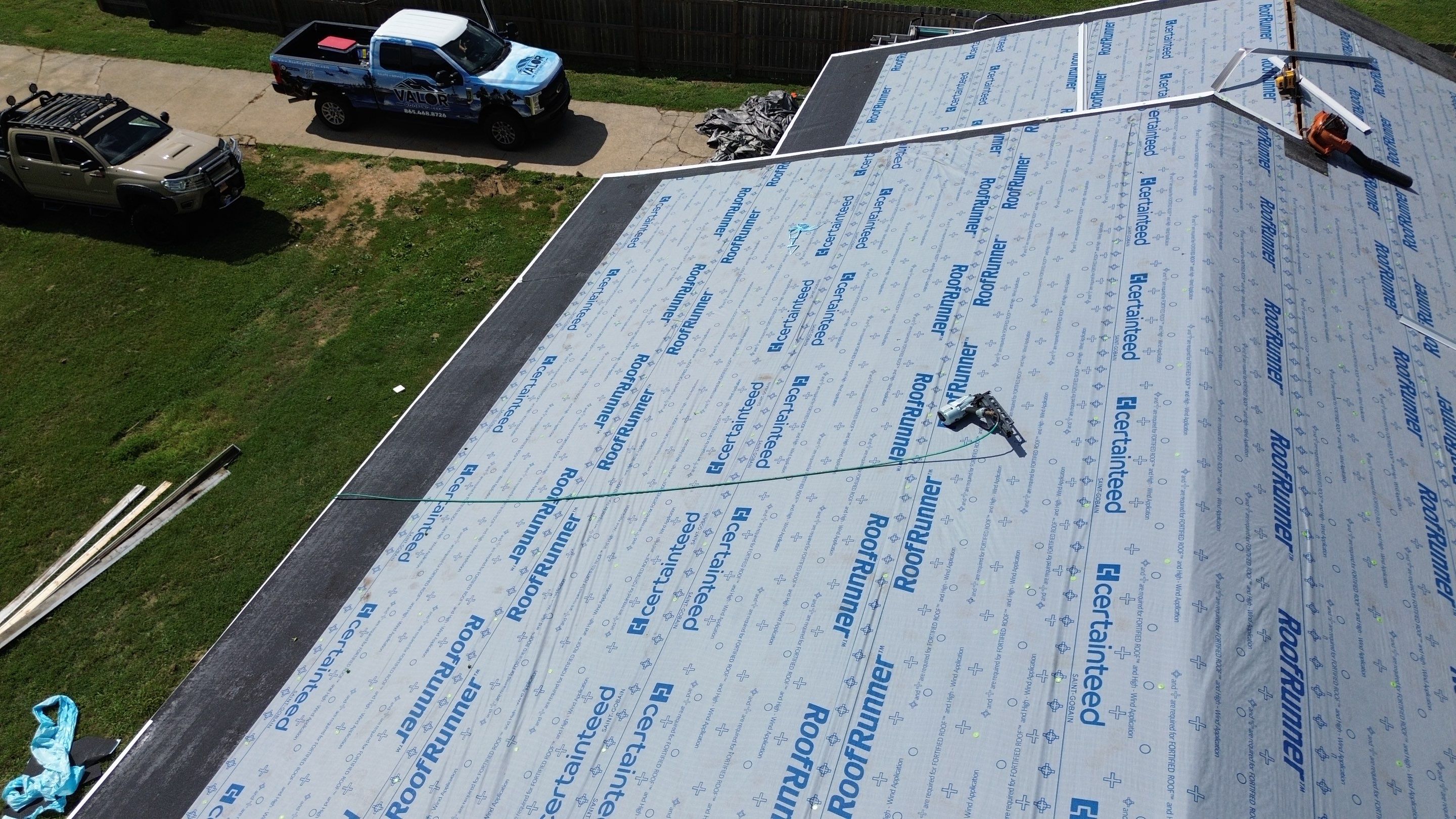 Completed Valor Roofing project in East Tennessee